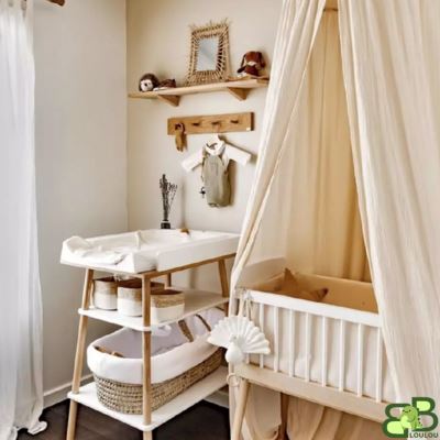 Ciel de lit bébé beige chambre
