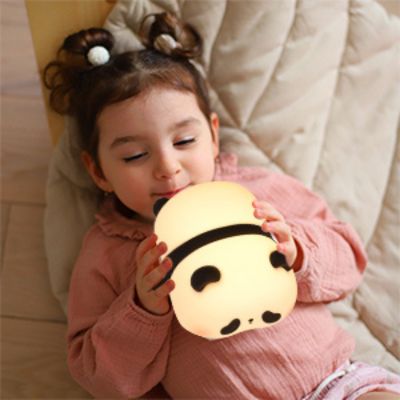 Veilleuse bebe fille allonge avec lampe