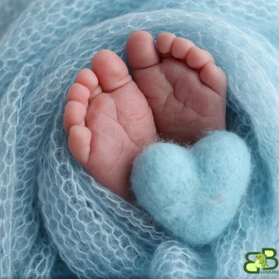 À quel âge bébé peut dormir avec une couverture