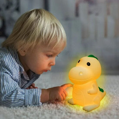 Veilleuse enfant garçon allume lampe
