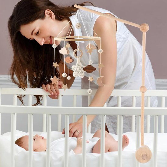 Mobile musical bébé berceau maman