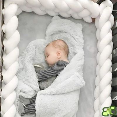  tresse de lit bébé dort dans lit